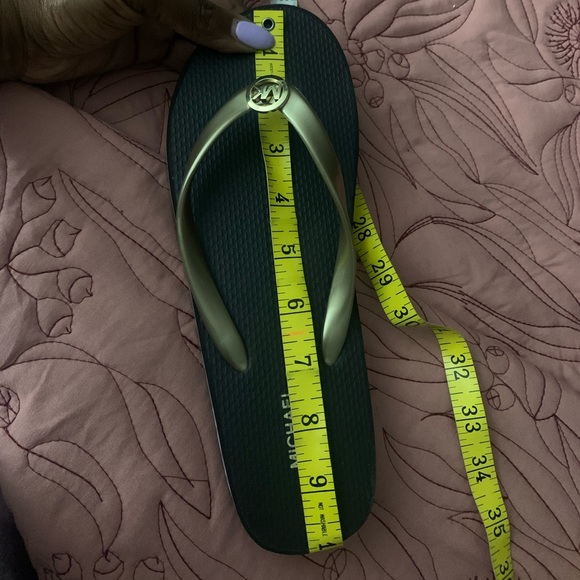Michael Kors Platform Flip Flops MK logo, never worn, new - Picture 6 of 6